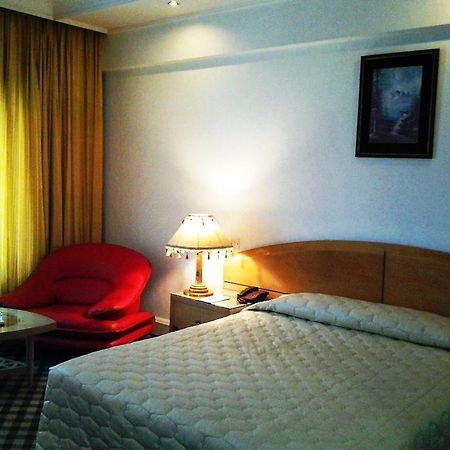 Hotel Washington Дака Екстериор снимка