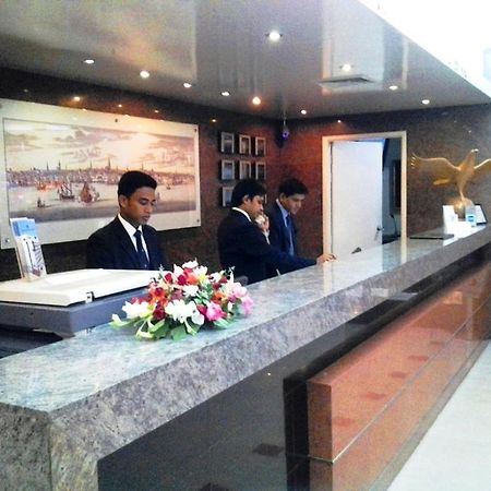 Hotel Washington Дака Екстериор снимка