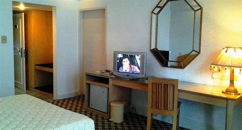 Hotel Washington Дака Екстериор снимка