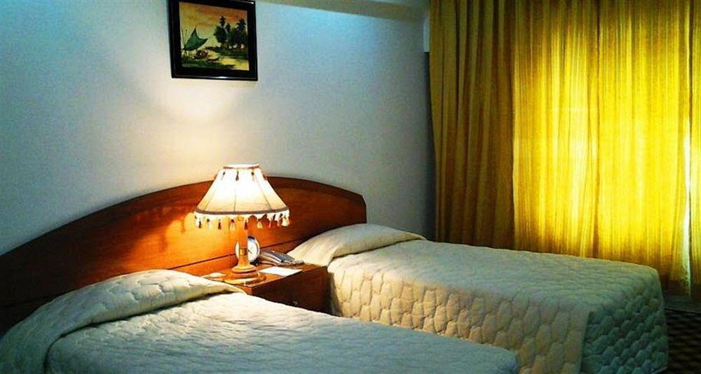 Hotel Washington Дака Екстериор снимка