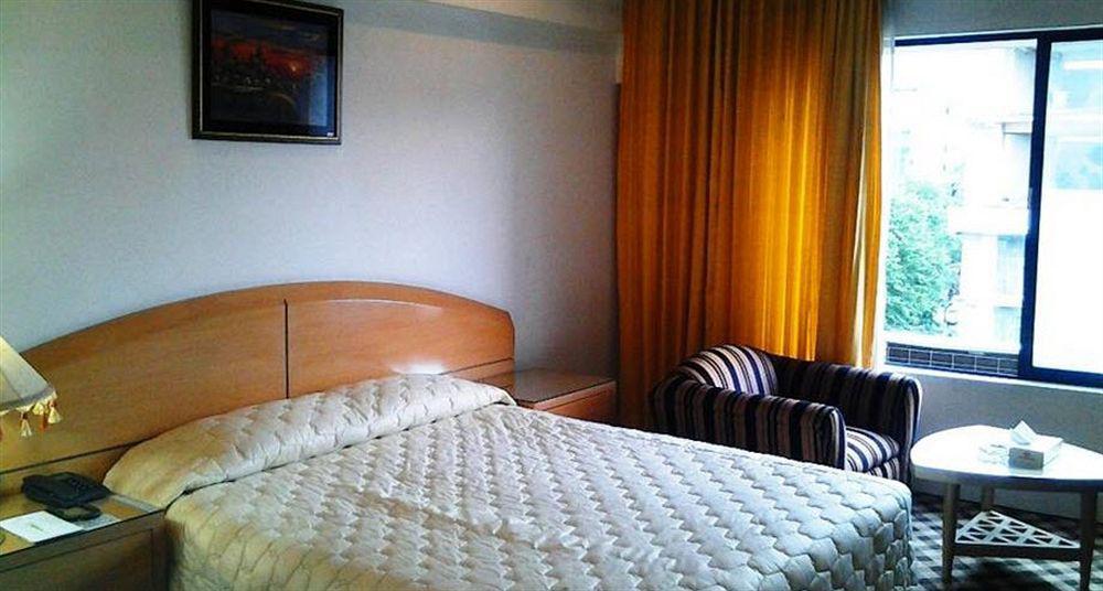 Hotel Washington Дака Екстериор снимка